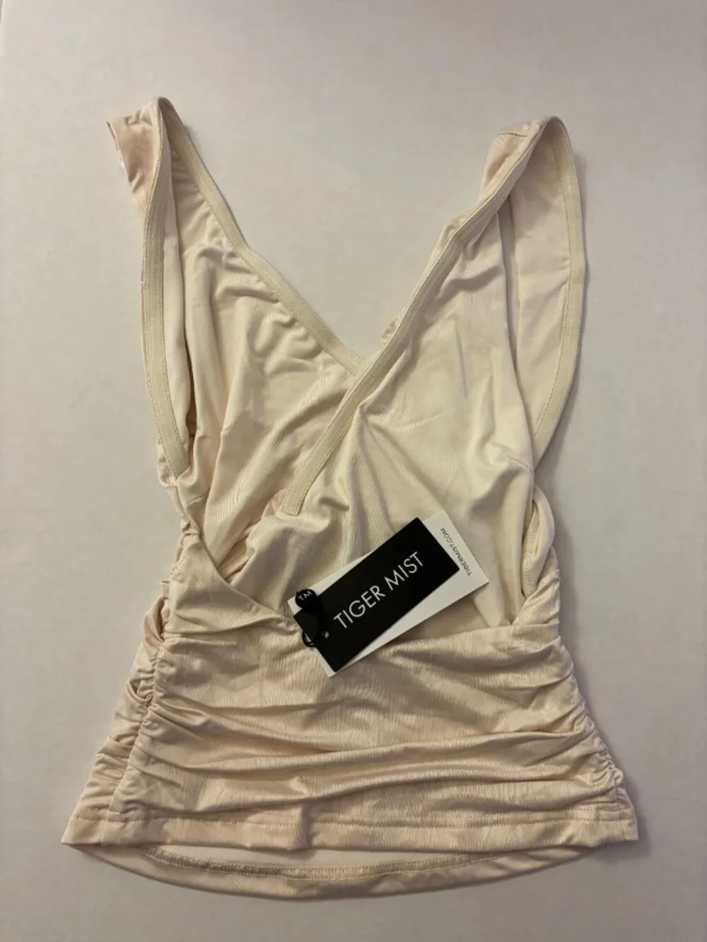 Backless Top - Picture 3 of 4